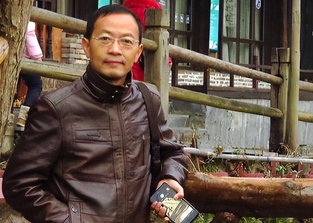 建议把中国分成7个国家，愿为美国战死，北大教授为何口出狂言？