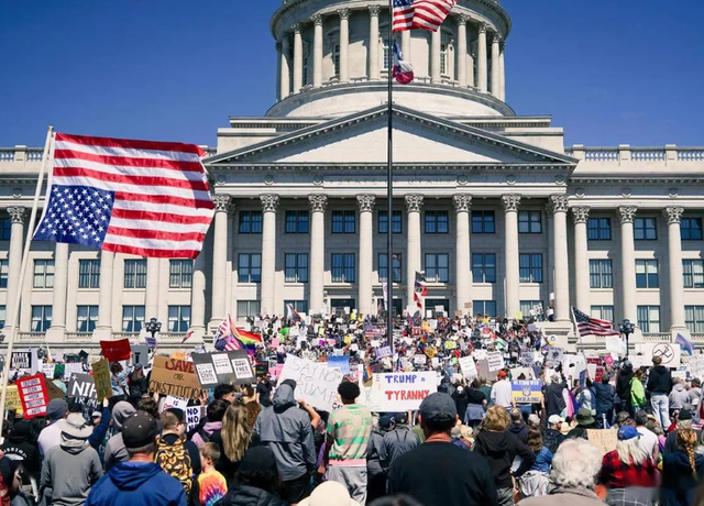 美航母舰队进战位，委电话打到北京	，救不救马杜罗？王毅斩钉截铁