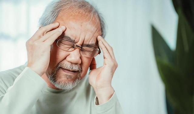 游泳是长寿的良药？再次提醒：到了50岁，游泳牢记“5不要”