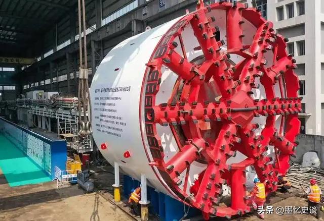 印度偷师不成沦为笑柄？10亿买中国8台盾构机，拆解后不会组装