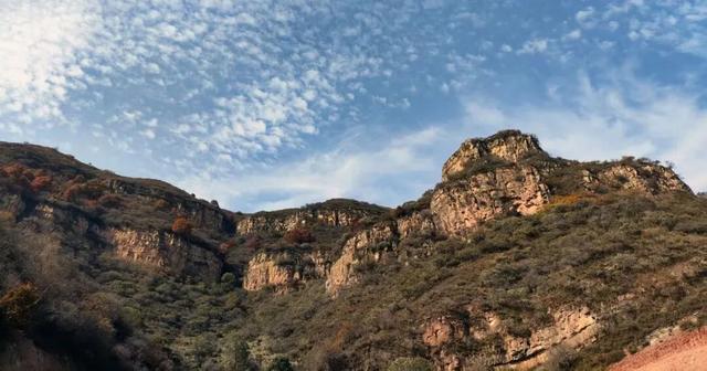 在这座高山之巅，尹志平吟了首什么诗？