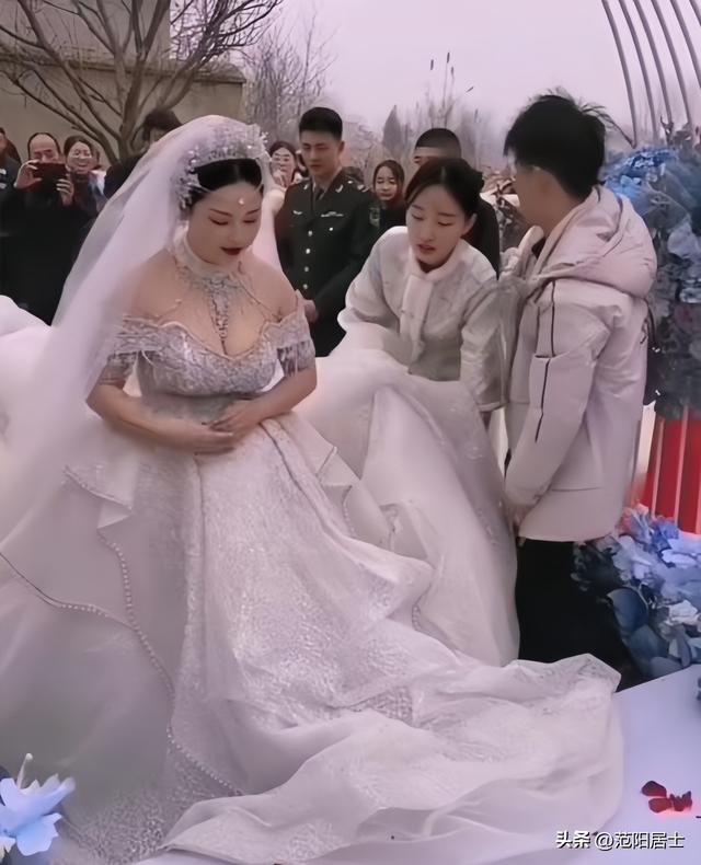崇洋媚外，完全割裂的东西文化在婚庆这庄重的场合怎能融合在一起