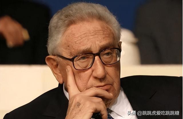 中美一旦开战，美军将全面轰炸中国？基辛格曾称：中美正走向悬崖