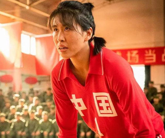 面相变了，从"铁榔头"变成"整容狂"，64岁的郎平为自己的行为买单