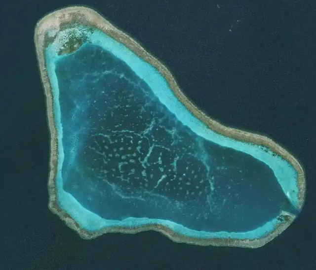 中菲军舰35海里对峙！菲舰遭054A强势截停，美日菲联合演习当场破功