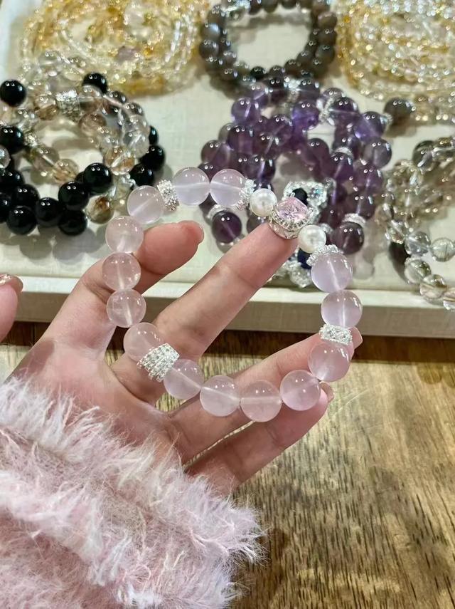 粉水晶的神奇功效及作用深度解析