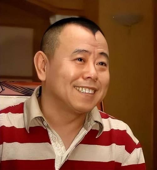 全家移民真相大白2年，享正师级待遇的潘长江，已走上另一条大道