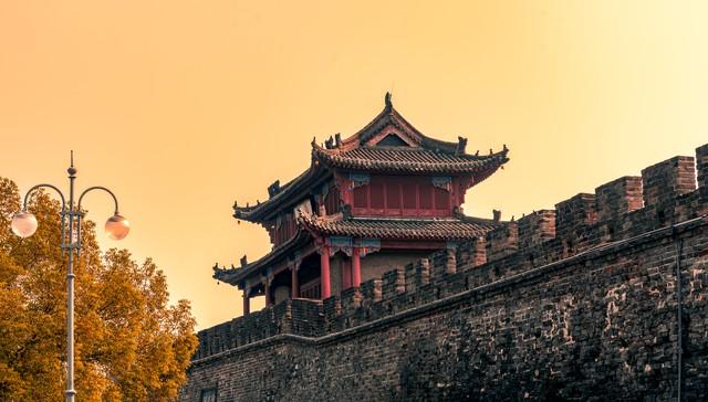 今日小雪初晴，襄阳变身美拉德色系的山水画框！