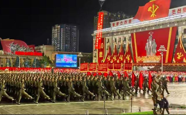 朝鲜大型团体操和文艺演出现场曝光