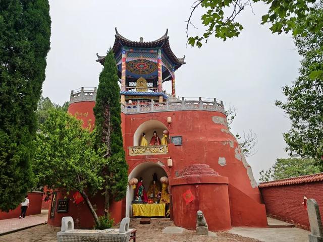 堪称洛阳第二寺，人少景美还免费，还藏着一处花海
