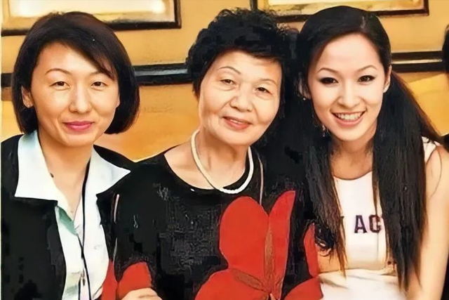 色字头上一把刀，这次，“面目全非”的萧亚轩，还是走到今天这步