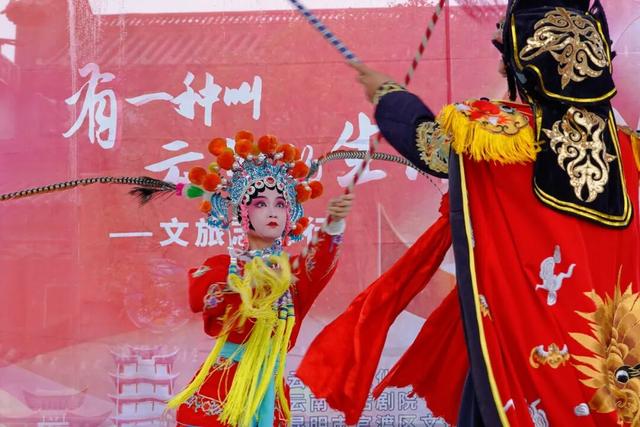 渔火映千年，国潮燃官渡！昆明首届渔灯会启幕，8天解锁双节狂欢