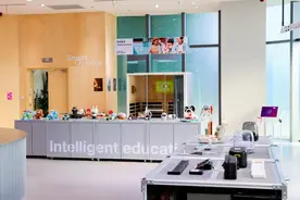 撸智能猫咪、弹无弦吉他！200+黑科技让你体验“未来已来”图片