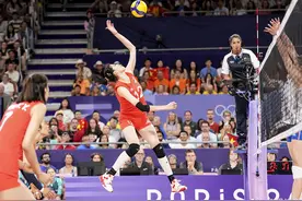 中国女排3-1逆转击败塞尔维亚，李盈莹得全队最高28分，1/4决赛对阵土耳其，蔡斌：每一场球都必须珍惜图片