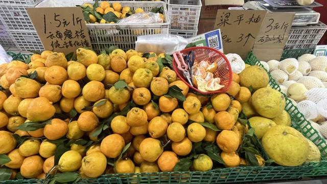 轨道直达的赶场地!地方超大,东西多,买菜这些超方便