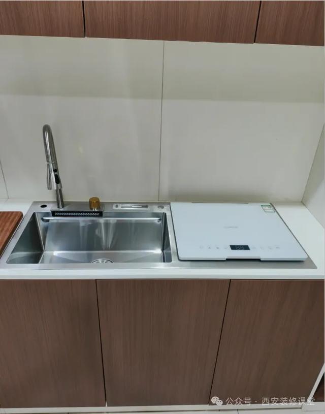 水槽洗碗机实测300天,是“鸡肋”还是“神器”?