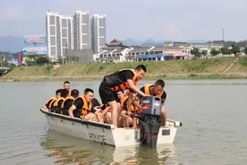温情的臂弯 生命的守护 湖北公安机关“三防”并举救助溺水群众229人图片