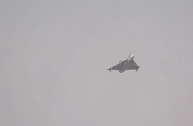 印度光辉战机坠毁几天前疑似漏油