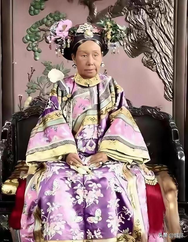 慈禧“真实照片”，被美国博物馆收藏至今，这才是她真正的样子