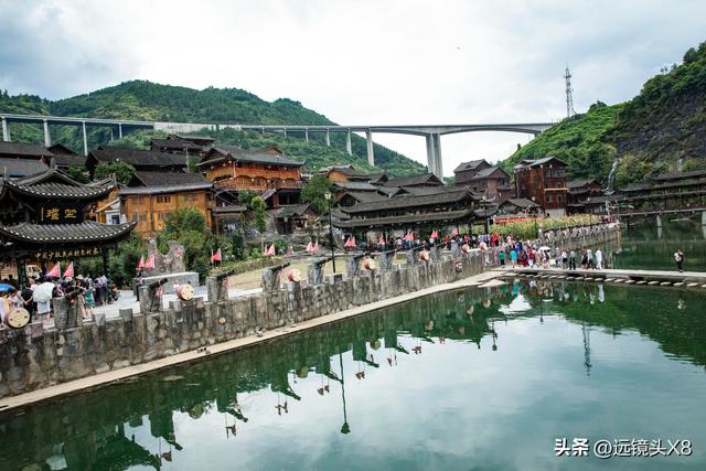 湖南湘西古城苗寨景观