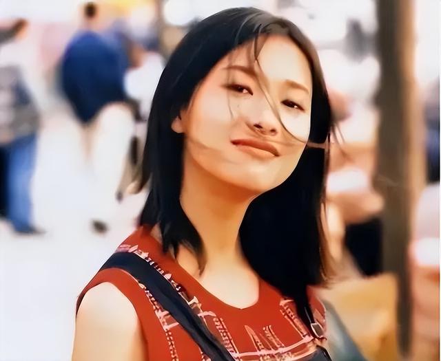 从19岁开始男人不断，半百了还没玩够，“风流才女”徐静蕾现形记