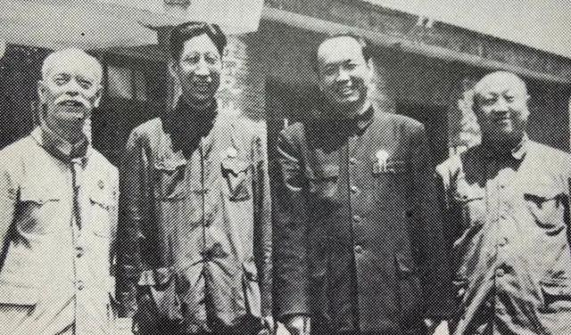 他曾担任青海省委书记，1966年被停职，1978年担任甘肃省委书记
