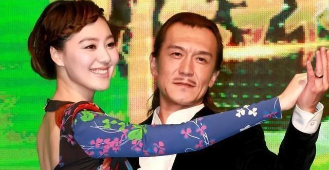 讨好大佬、陪睡上位、遭央视开除，被传与小尼结婚的她如今怎样