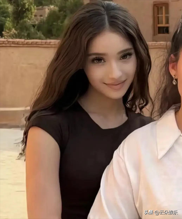 新疆一家人合照曝光，四个女儿个个颜值爆表，美到让人无法自拔！