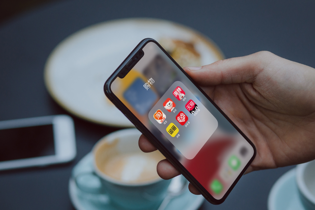 为啥很多APP额外搞一个极速版给用户送钱？背后流量密码你想不到