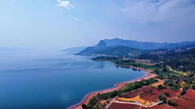 带着孙女去旅行（172）两游云南抚仙湖