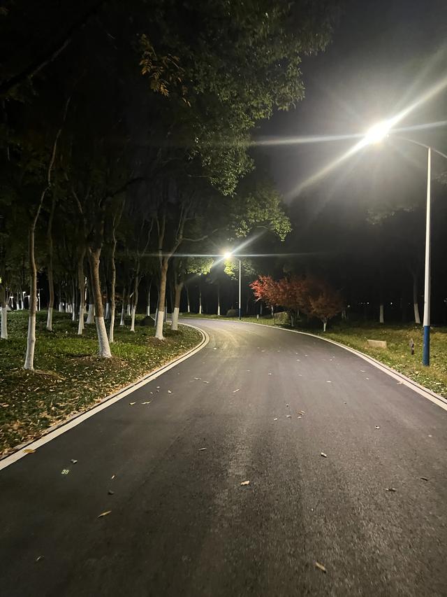 夜步嘉兴中央公园