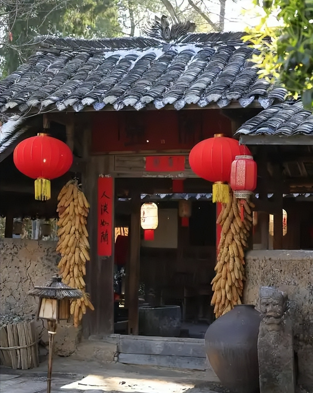 他曾是胡书记的得助手，担任过贵州省委书记，临终请求葬回故乡