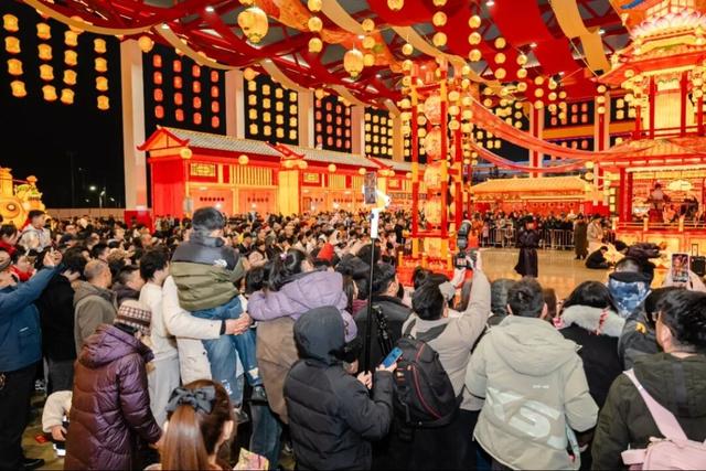 年味浓，人气旺！这个春节，海澜飞马水城“马”力十足！