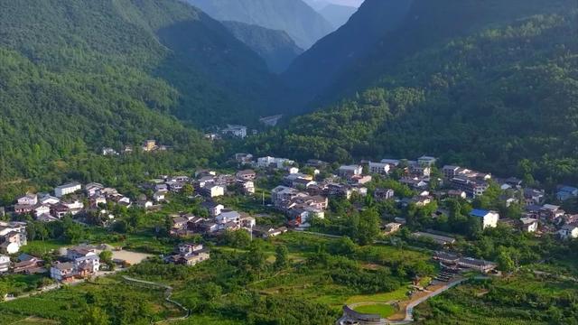青川民宿：21℃的天然空调房