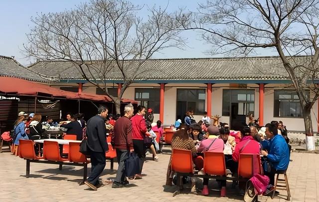 我国现存唯一的人民公社，记工分、分口粮，人均收入5000多