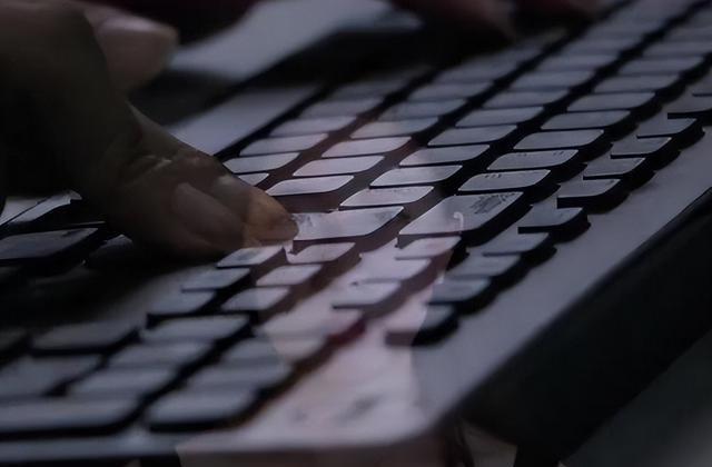 大衣哥跳楼身亡、赵本山灵堂、宋佳知三当三，造谣的越来越离谱了