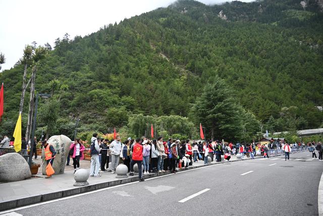 风景之内是九寨 风景之外是守护