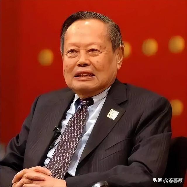 翁帆也没想到，丈夫杨振宁去世后，竟因生前一个举动再次口碑暴涨