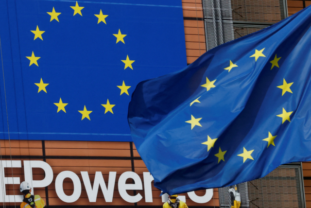 欧盟向全世界撂话，谁用华为设备，将被拉入黑名单，还要切断援助