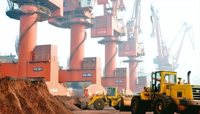中国一天6条反制公告，当晚就送进白宫，特朗普竟不敢正面回应？