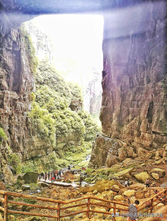 武隆天生三桥，景区没有安装电梯的原始模样