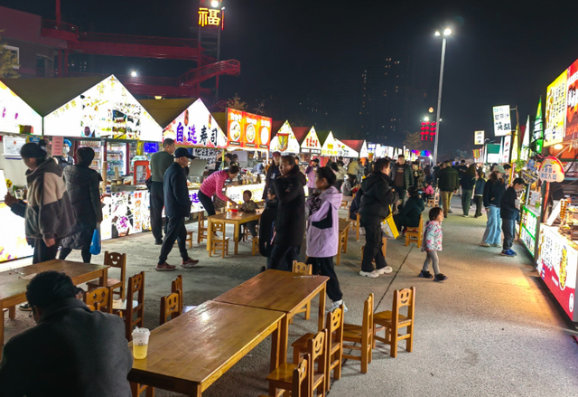 澳洲网红中国游结束：中国发达不稀奇，可怕的是凌晨街上全是人