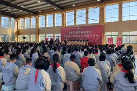 超燃！世界冠军走进扬州校园图片