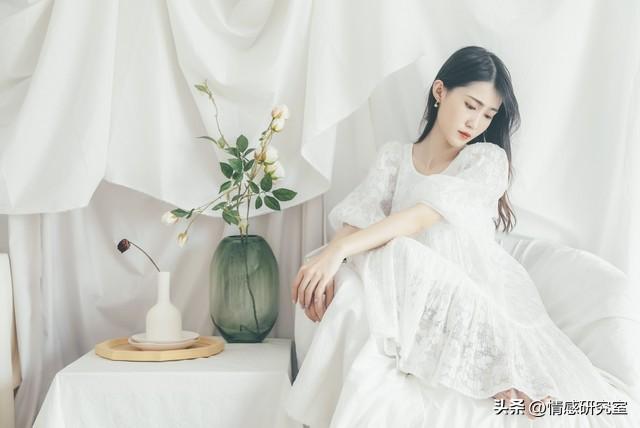女人让你碰她这三处位置，就是在暗示“我愿意”男人别当木头