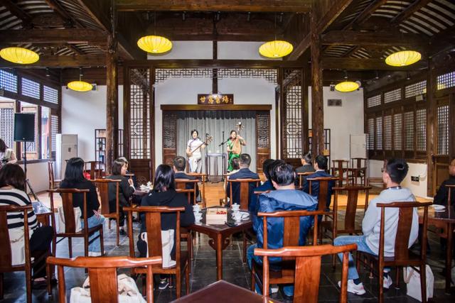 鹅湖观察:小镇身段背后的“大道突围”