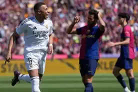 国家德比裁判争议在发酵，这手球任何赛事都是点球应取消裁判资格图片