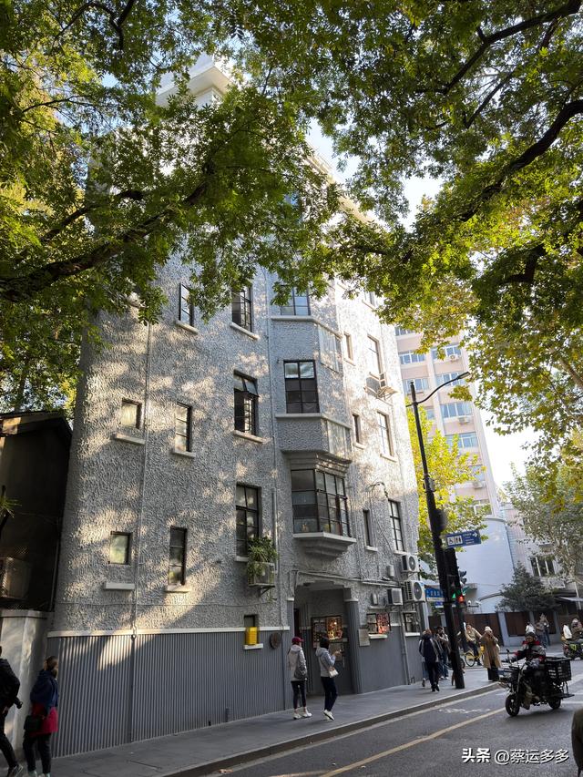 走进上海武康路，走进了历史长河