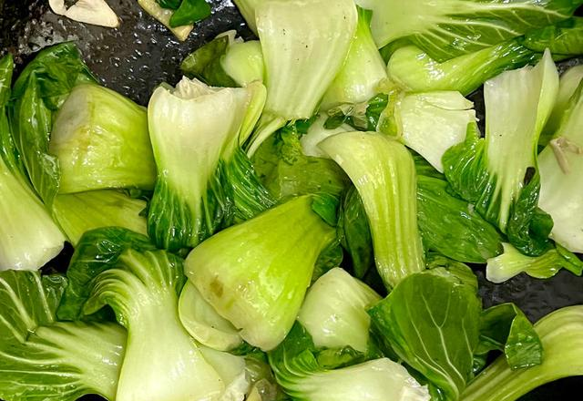 虾皮鲜香油菜烧豆腐｜焦黄豆腐吸饱汤汁，10分钟家常下饭菜！