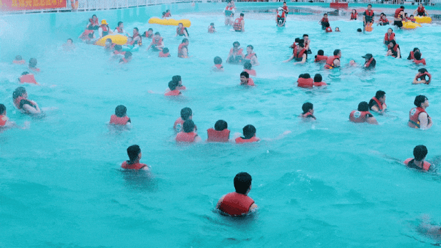 一头扎进25°C的清凉！南充森林奇幻水上乐园全攻略！