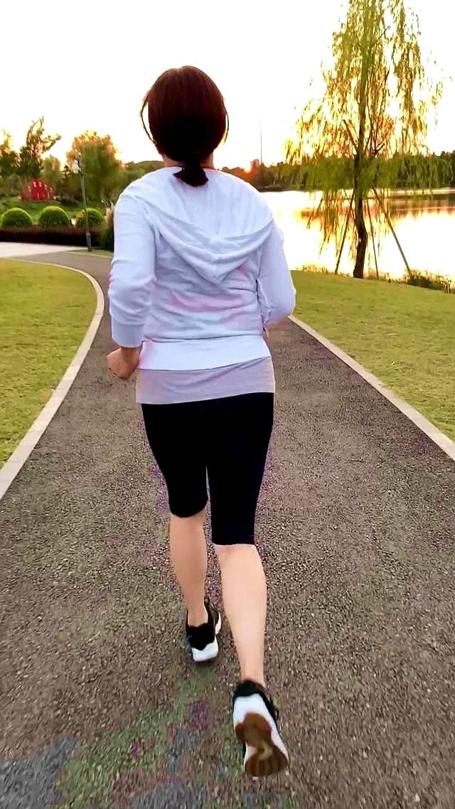 冬天跑步别瞎冲！牢记3个“不要”，不受伤不白跑，越跑越稳